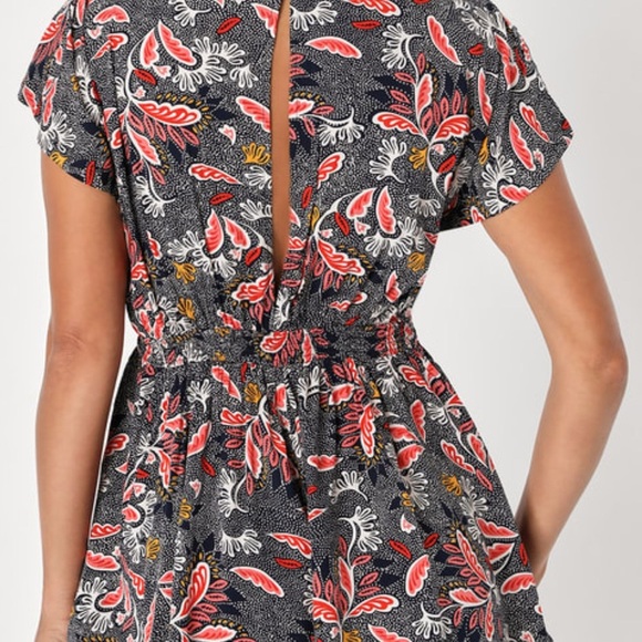 Lulu's Red and Navy Flowy Romper - Picture 3 of 9